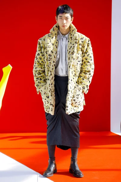 Look 25
